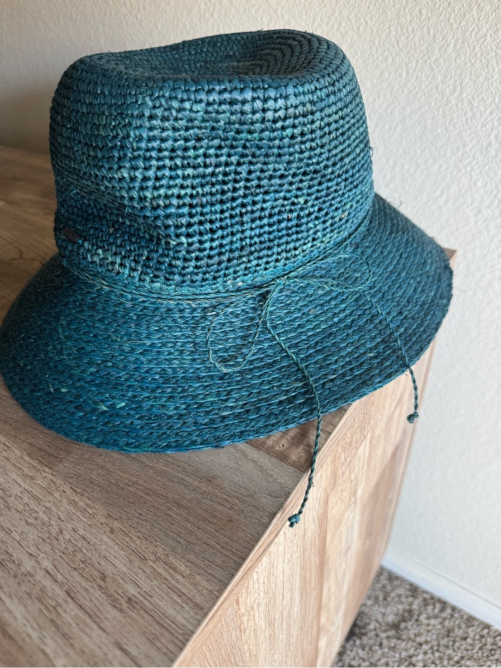 Coolibar Woven Straw Sun Hat size small ( feel like a small medium) adjustable*